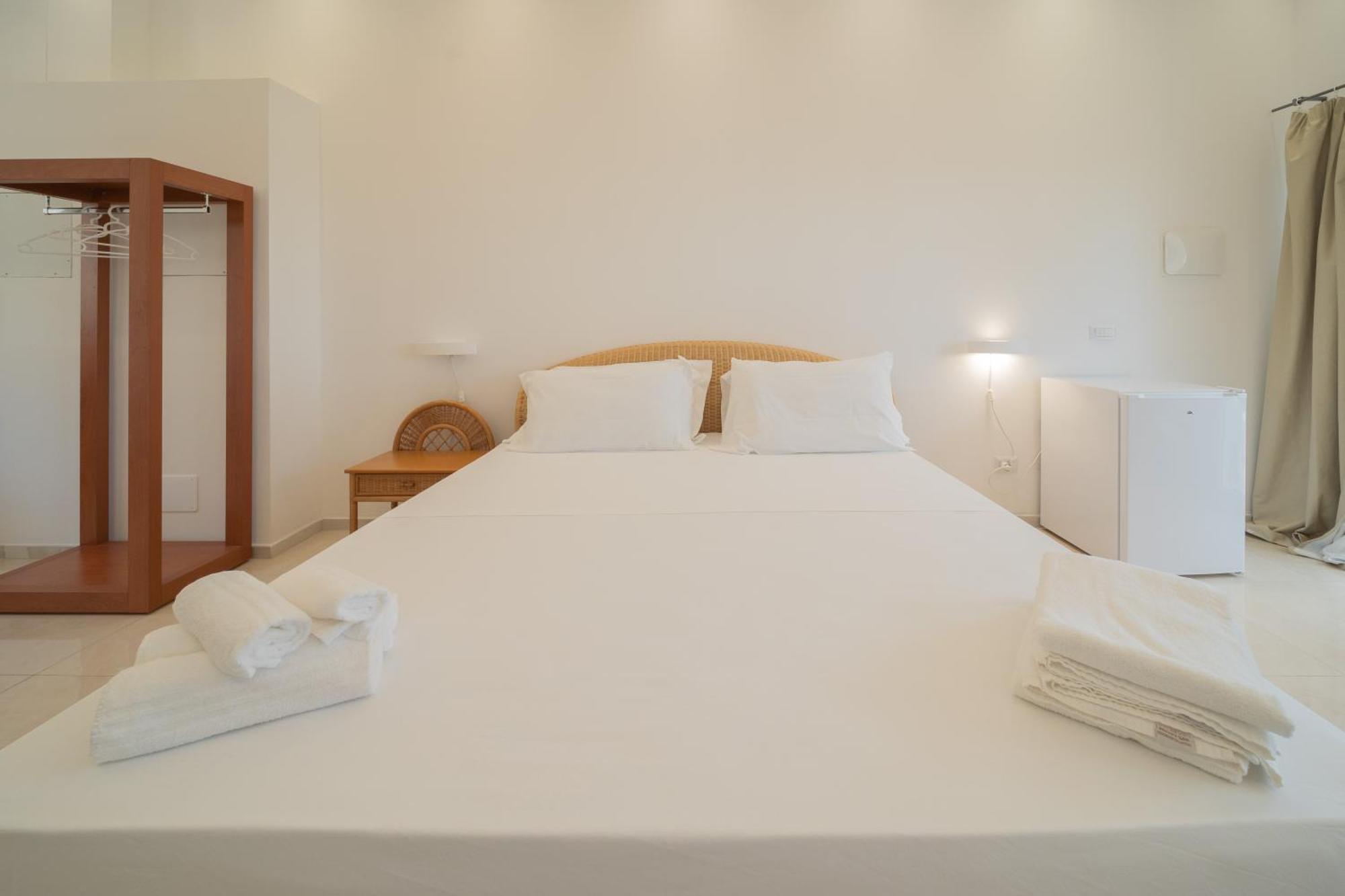 Jonium Hotel - Amazing Sea View And Swimming Pool ปุลซาโน ภายนอก รูปภาพ